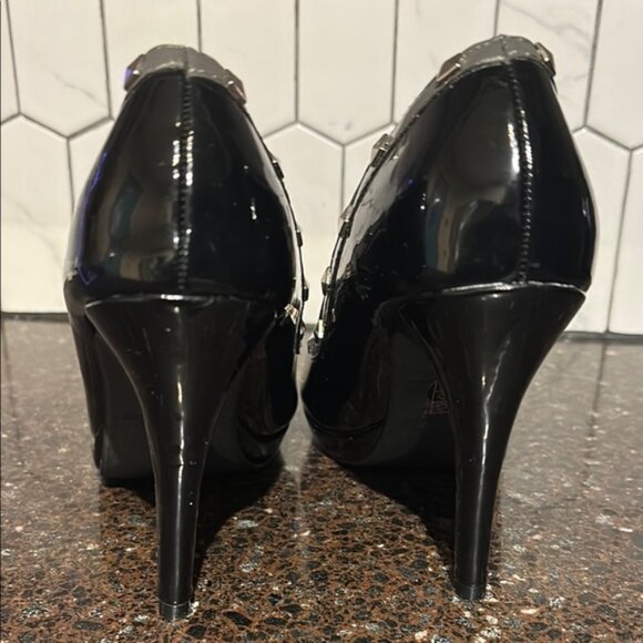 Suzy Shier Black Patent Studded Heels - Picture 5 of 8